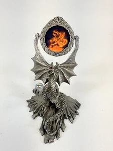 Dragón de peltre Sunglo vintage con holograma dragón espejo sosteniendo bola de cristal 1994 - Imagen 1 de 7