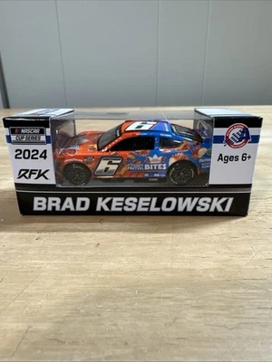 Brad Keselowski 2024 King's Hawaiian Soft Pretzel Bites 1:64 Nascar Diecast Foto 1 de 4