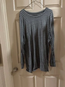 Torrid Gr. 3 weich gestreiftes Langarmshirt - grau/schwarz - leicht getragen - Bild 1 von 2