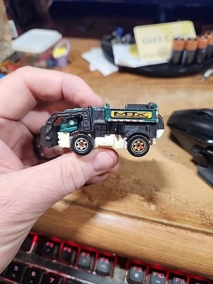 MB904 Matchbox Garbage Gulper Truck Green MBX Sanitation Service Diecast Car - Image 1 of 4