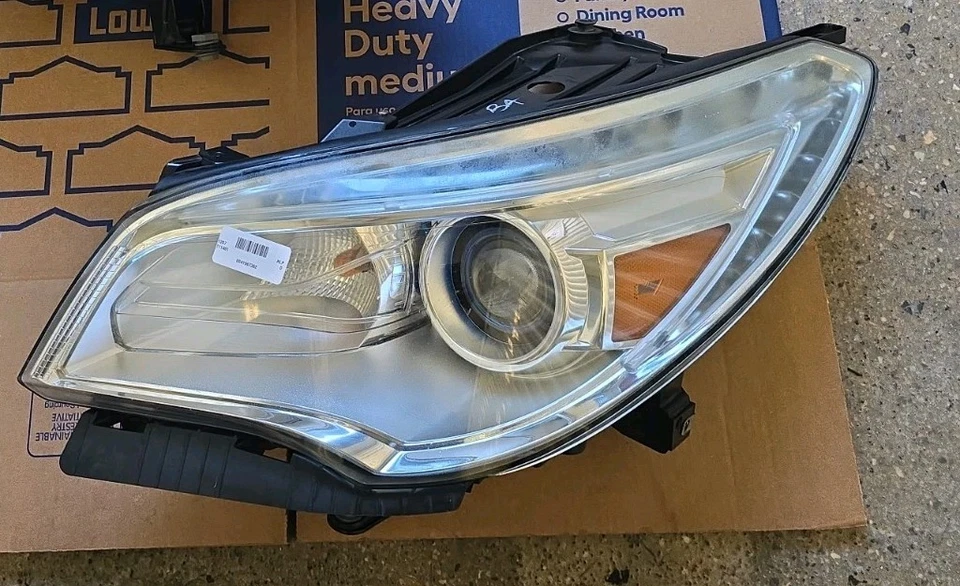 Faro izquierdo/lateral del conductor adaptable AFS Xenon HID 2013-2017 Buick Enclave OEM Foto 1 de 4