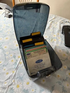 5.25 Floppy Disk Storage Box Black Curved with 25 Blank 5.25 disks - Bild 1 von 6