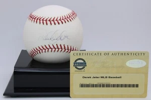 Derek Jeter Autographed Rawlings Major League Baseball Steiner Holo & COA - Picture 1 of 10