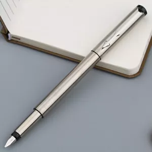 Pluma Estilográfica Parker Vector Series 2 PIEZAS Acero Inoxidable Color 0.5mm Fina Nuevo en Caja - Imagen 1 de 5