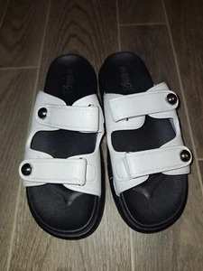 Damen-Sandale weiß rot Größe 9 passt auch 8,5 - Bild 1 von 4