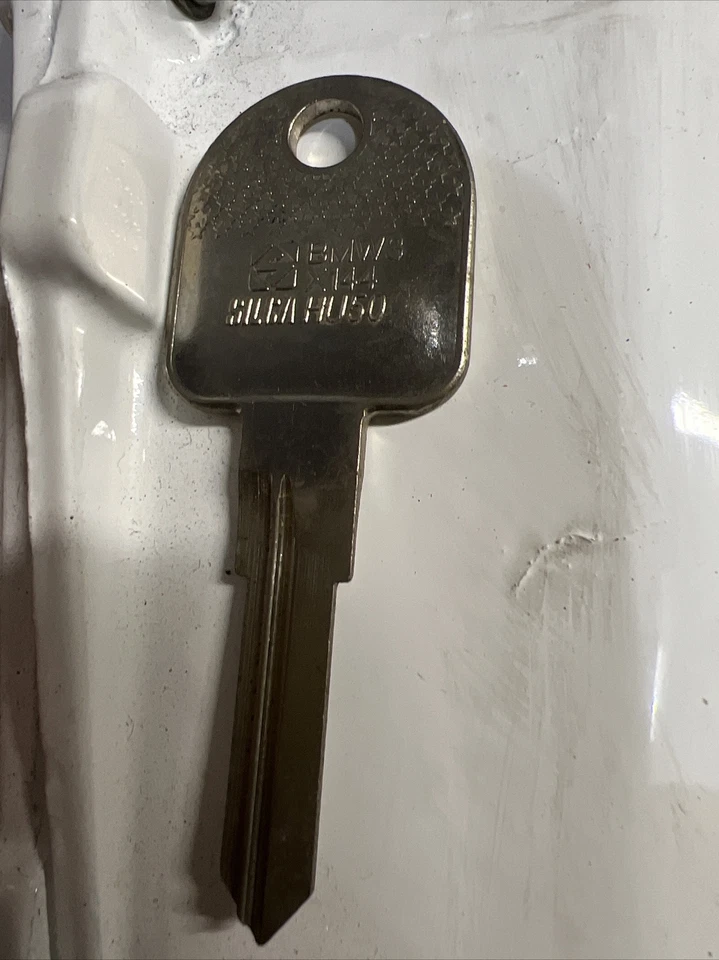 BMW SERIE 3 SERIE 7 524TD CAR KEYS Blank HB AND NB SERIES SILCA HU50 Italy Made - Image 1 of 3