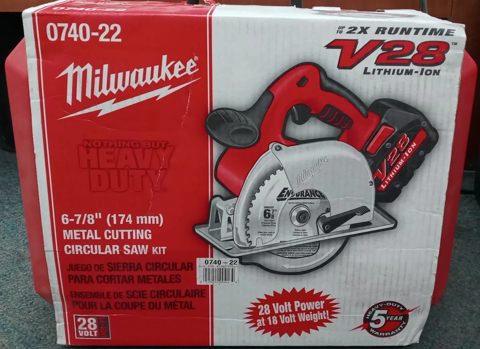 Milwaukee 0740-22 V28 6-7/8" Metal Cutting Saw Kit - Image 1 of 4