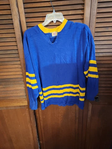 SMALL MEN'S Vintage  Wool Hockey Sweater GCK Cover