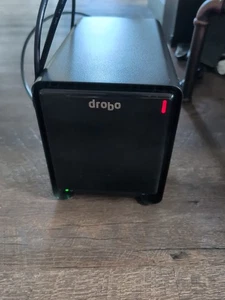Drobo 5D - Thunderbolt 2 - USB 3 - DRDR5-A (bez napędów w zestawie) - Zdjęcie 1 z 11