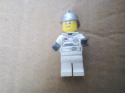 Lego Mini Figura Blanco Robot Alienígena Casco Plateado Foto 1 de 3