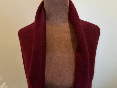 NUEVO CON ETIQUETAS Charter Club Borgoña Gran Tamaño 100% Cachemira Envoltura, Chal, Bufanda!! 30x86” Foto 1 de 4