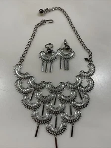 Vintage 1970’s Sarah Coventry “Charisma” Bib Necklace & Clip Earring Set Used - Picture 1 of 6