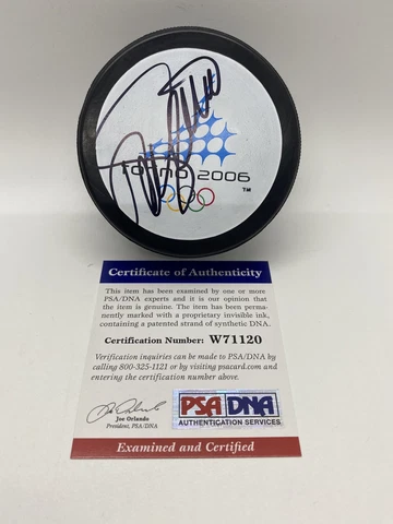 SIGNED ANAHEIM DUCKS TEEMU SELANNE 2006 OLYMPIC PSA PUCK Best Ever Olympian Cover