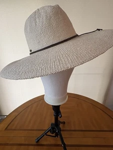 Scala Sonnenhut Rancher oder Western Style cremefarben mit braunem Band und Feder Neu mit Etikett - Bild 1 von 9