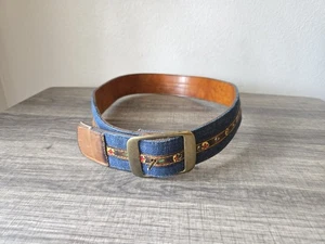 Handgefertigter Latigo Gürtel Made In Haiti, Größe 36, Jeansoptik mit Blumen - Bild 1 von 13