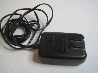 Cargador/fuente de alimentación para teléfono celular MOTOROLA número de modelo E199967 - envío gratuito a EE. UU. Foto 1 de 2