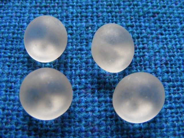 ca 1,2 cm Knopf Glas Bluse klein 4 Stück Steg Sammlung Knöpfe retro vintage 70er - Bild 1 von 1