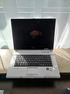 Fujitsu Siemens Amilo PA1538 15,40“ Amd Turion 64-X2 SSD Nvidia GPU - Bild 1 von 4
