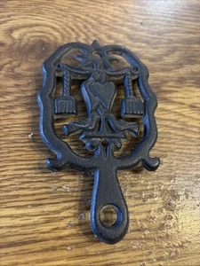 Vintage Cast Iron Trivet DUMB DUTCH MT-5 - Picture 1 of 2