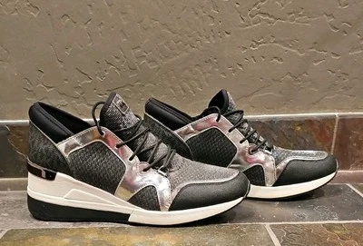 MICHAEL KORS BLACK/ GLITTER SILVER WOMENS TENNIS SHOE SIZE 10 - BRAND NEW!! - Image 1 of 4