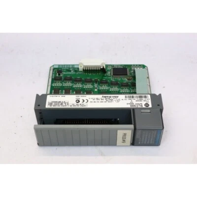 Allen-Bradley 1746-OB32E SLC500 Output module (B686) - Photo 1/3