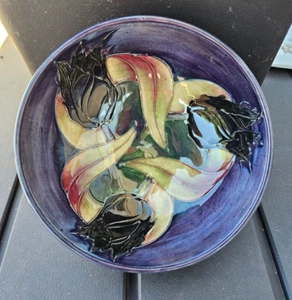 RARE MOORCROFT "BLACK TULIP" 6 1/4" PATTERN BOWL BY SALLY TUFFIN 1991 - Picture 1 of 9