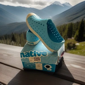 Neu im Karton Native Jefferson J1 Schuhe Surfer blau/knochenweiß Neiman Marcus - Bild 1 von 13