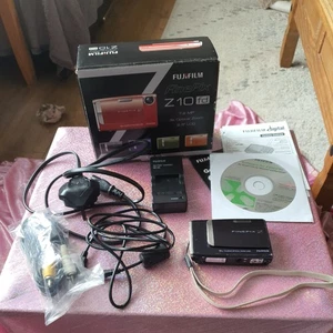 Fujifilm Digital Camera FinePix Z10fd 7.2MP working boxed with accessories - Picture 1 of 15