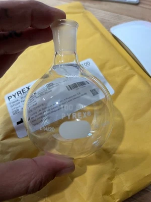 Pyrex matraz de ebullición de fondo redondo, cuello corto CLS4321A100 Foto 1 de 2