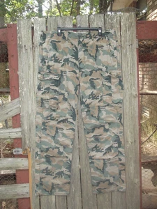 Levi's Cargo I Pants Woodland Camo Mens Size 38x34 Relaxed Fit 100% Cotton NWOT - Picture 1 of 1