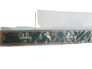SelvaRey Rum Rum Tappetino Antigoccia Doppio Logo e Toucan Rail Runner 23,5”x3,5” NUOVO - Foto 1 di 3
