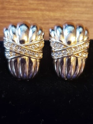 Pendientes de aro Huggie de perlas Erwin de colección estrás X gruesos tono dorado clip usados en excelente estado  Foto 1 de 4