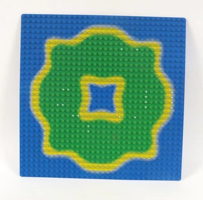 LEGO Vintage Baseplate 32 x 32 with Island and Center Lagoon Pattern - Set 6270 - Image 1 of 4
