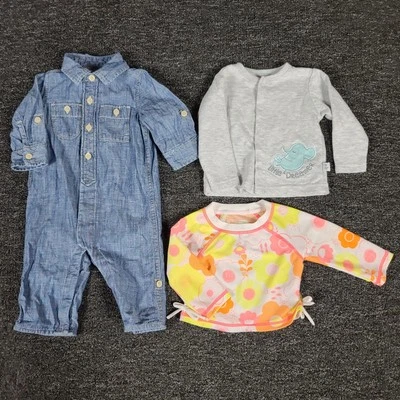 Lotto abbigliamento bambina 3/6 M Gap pezzo unico prime impressioni e top oca anatra anatra - Immagine 1 di 4