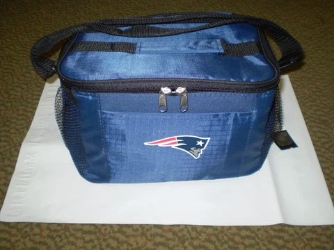 NFL NEW ENGLAND PATRIOTS 6 PACK COOLER NEW NWT Cover