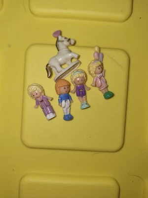 1993 Polly Pocket Schoolhouse School House 4 Figures And Hoop - Complete - Image 1 of 3