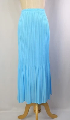 Falda azul PLEATS PLEASE ISSEY MIYAKE 152 9579 Foto 1 de 4