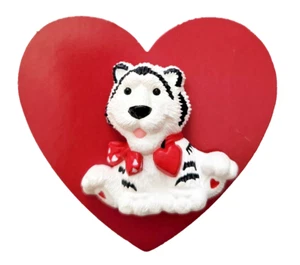 Hallmark PIN Valentines Vintage TIGER CAT HEART Bow WHITE 1995 Brooch NEW* NT - Picture 1 of 4