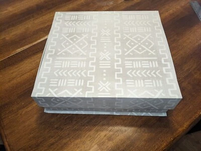 Punch Studios Vintage Diseño Tribal Caja Abatible Años 90 Foto 1 de 4