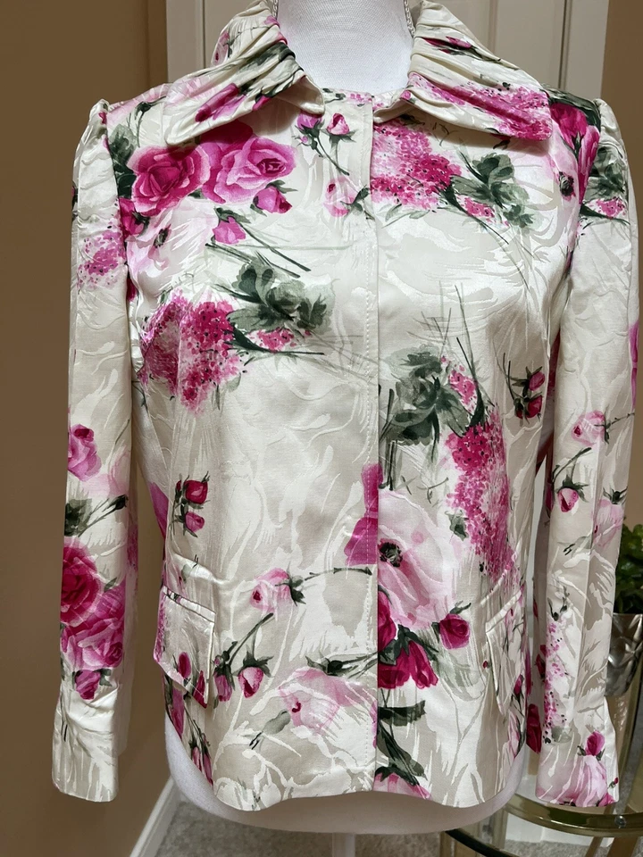 Chaqueta Dolce Gabbana talla 44 $2450 venta al por menor Foto 1 de 4