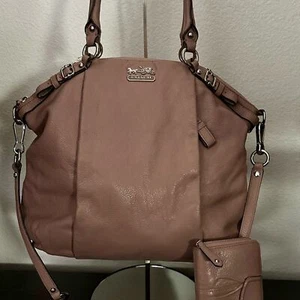 Cartera Coach Madison Lindsey de Cuero Auténtica - Rosa Polvoriento con Cartera - Imagen 1 de 12