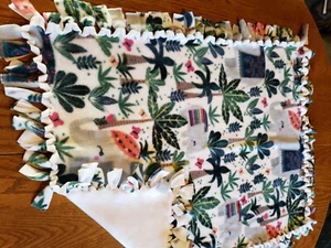 Soft fleece Baby or Children's Car Seat Blanket. Good for Strollers and Pet Bed - Picture 1 of 1