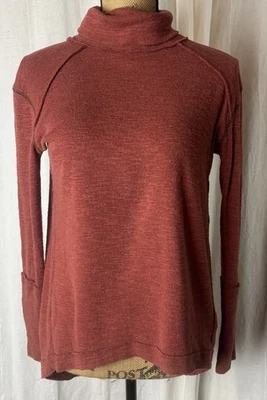 Pulôver Free People We The Free Split Back vermelho escuro queimado capuz pescoço simulado XS - Imagem 1 de 4