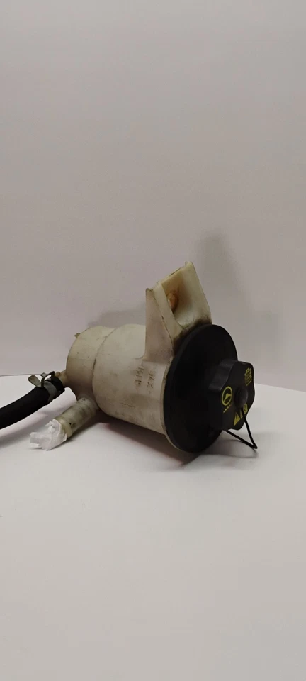 Резервуар гидроусилителя руля Mercury Grand Marquis 2003-2011 - Изображение 1 из 2