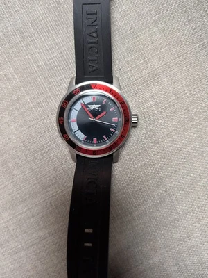 Reloj Hombre Invicta Specialty Modelo 12845 Haciendo Historia Batería Nueva Negro Rojo Foto 1 de 4