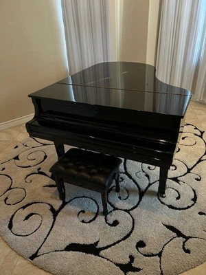 Piano de cola bebé Yamaha G3 Foto 1 de 4