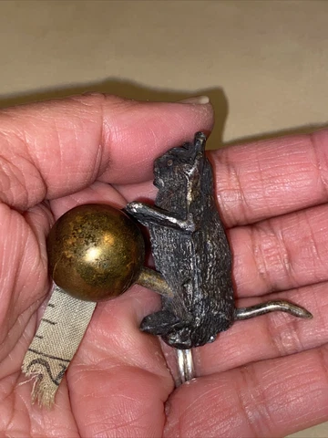 ANTIQUE CIRCA 1800’s FIGURAL CAT  WITH TWIST TAIL RETRACTABLE MEASURING TAPE Cover