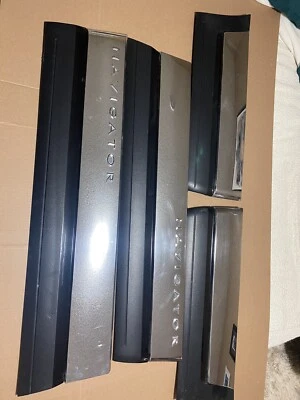 07-17 JUEGO MOLDURAS PUERTA DELANTERA EXTERIOR LINCOLN NAVEGATOR Foto 1 de 4