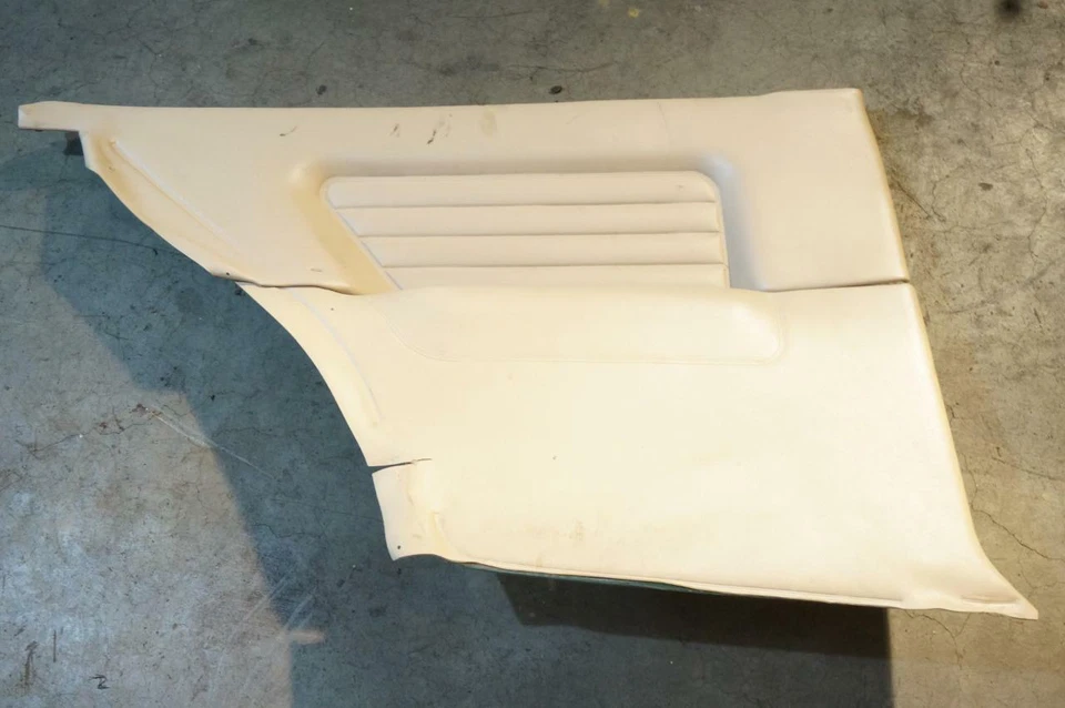 Крышка боковой панели заднего левого сиденья BMW E30 Coupe желтовато-коричневая бежевая 84-91 318is 325es 325is - Изображение 1 из 4