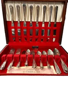 Wm A Rogers A1 Plus Oneida LTD Silverplate Malibu Pattern 34 Piece With Wood Box - Picture 1 of 13